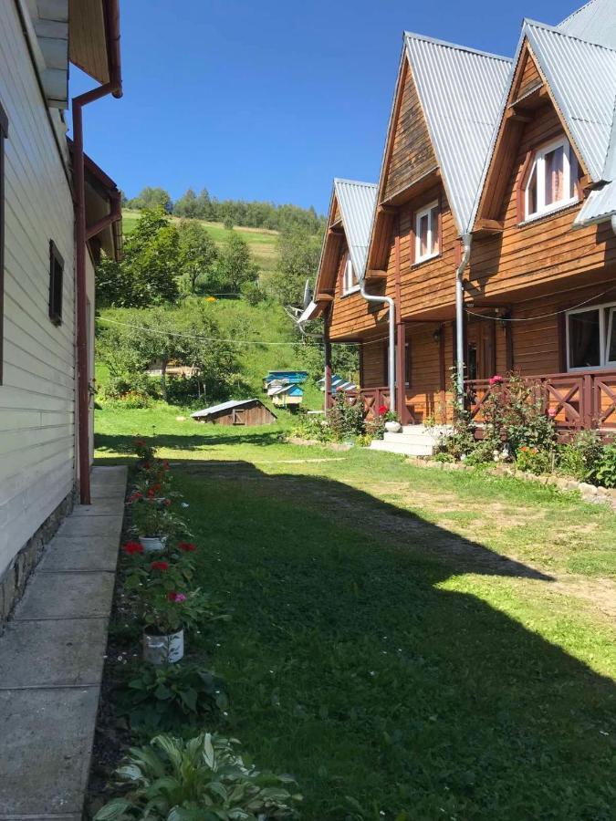 У Олега Hotel Verkhne-Studenyy Екстериор снимка