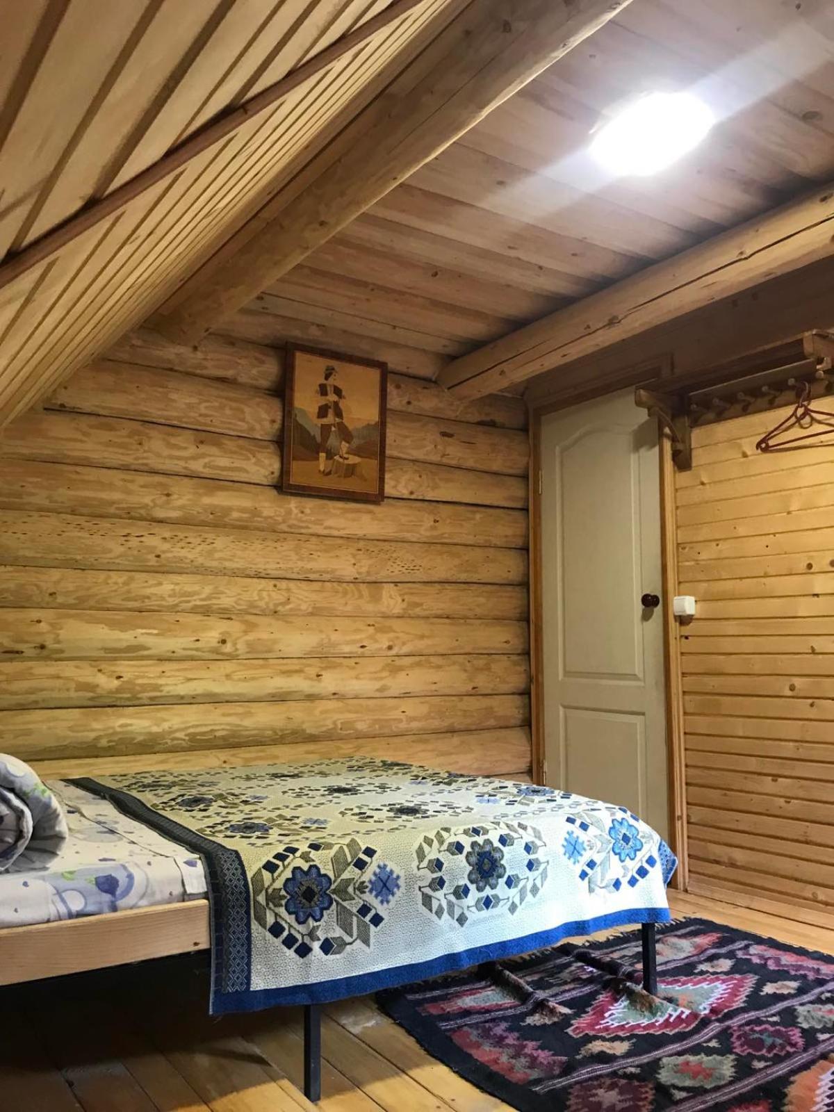 У Олега Hotel Verkhne-Studenyy Екстериор снимка