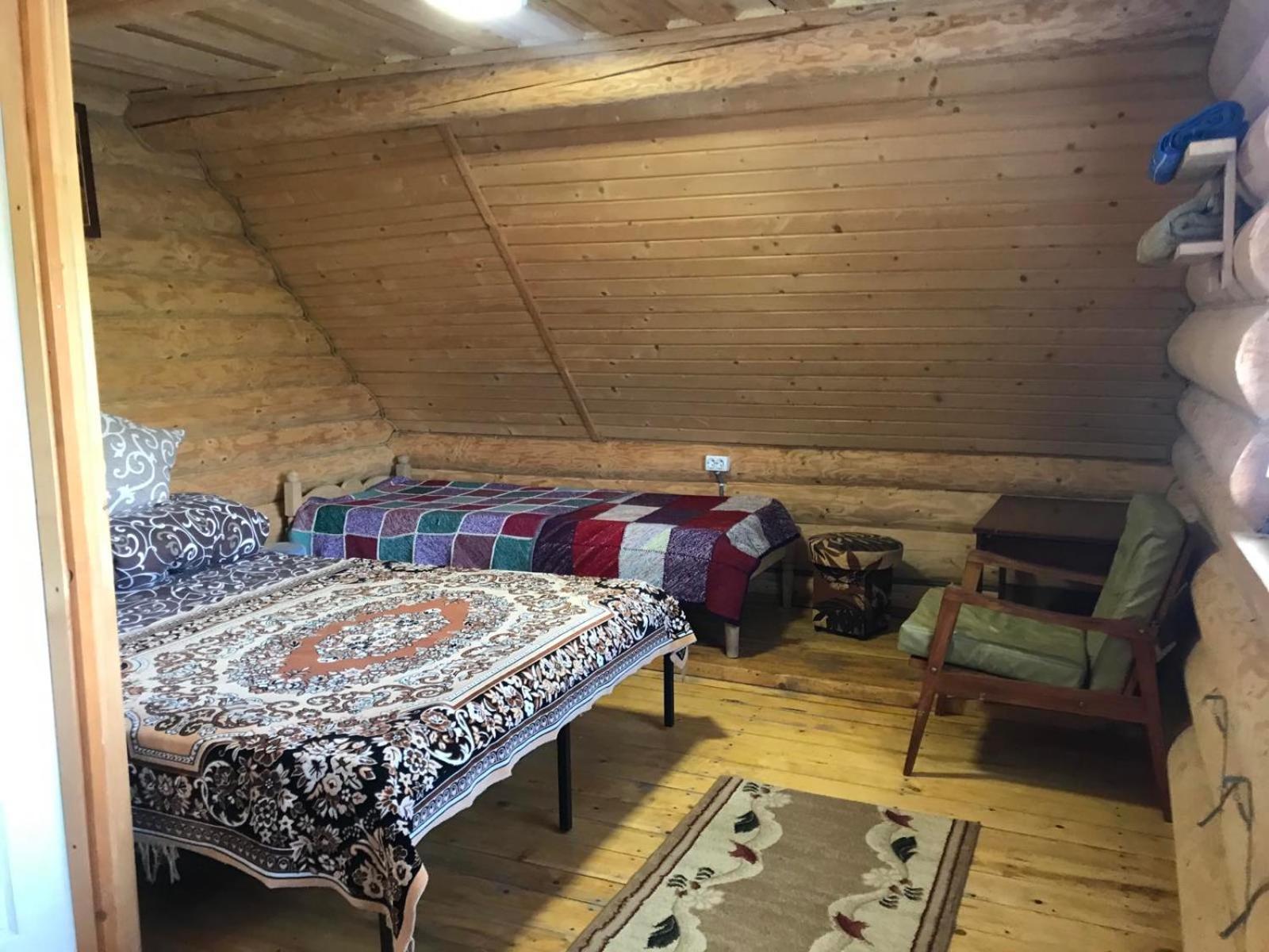 У Олега Hotel Verkhne-Studenyy Екстериор снимка