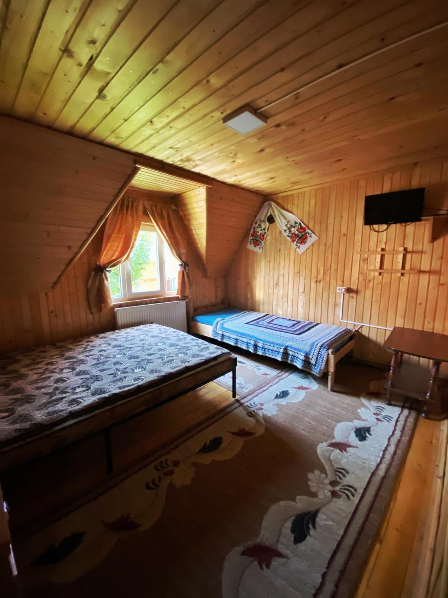 У Олега Hotel Verkhne-Studenyy Екстериор снимка